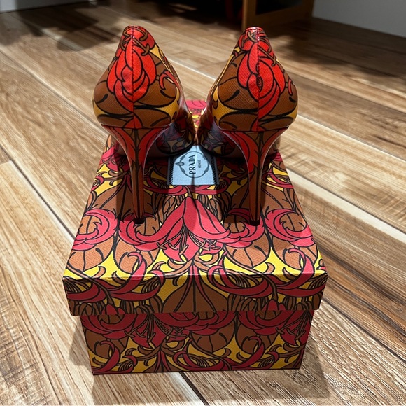 Prada Saffiano textured pumps size 37 - Picture 2 of 9